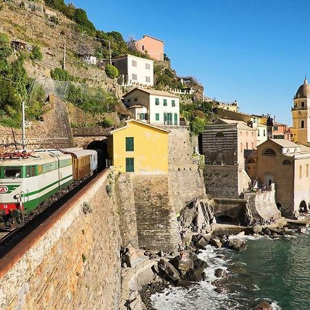 Joivy Family Flat With Little Patio, Cinque Terre Apartment Vernazza Ngoại thất bức ảnh