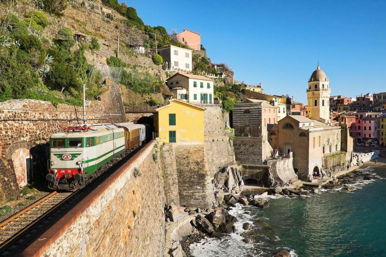 Joivy Family Flat With Little Patio, Cinque Terre Apartment Vernazza Ngoại thất bức ảnh