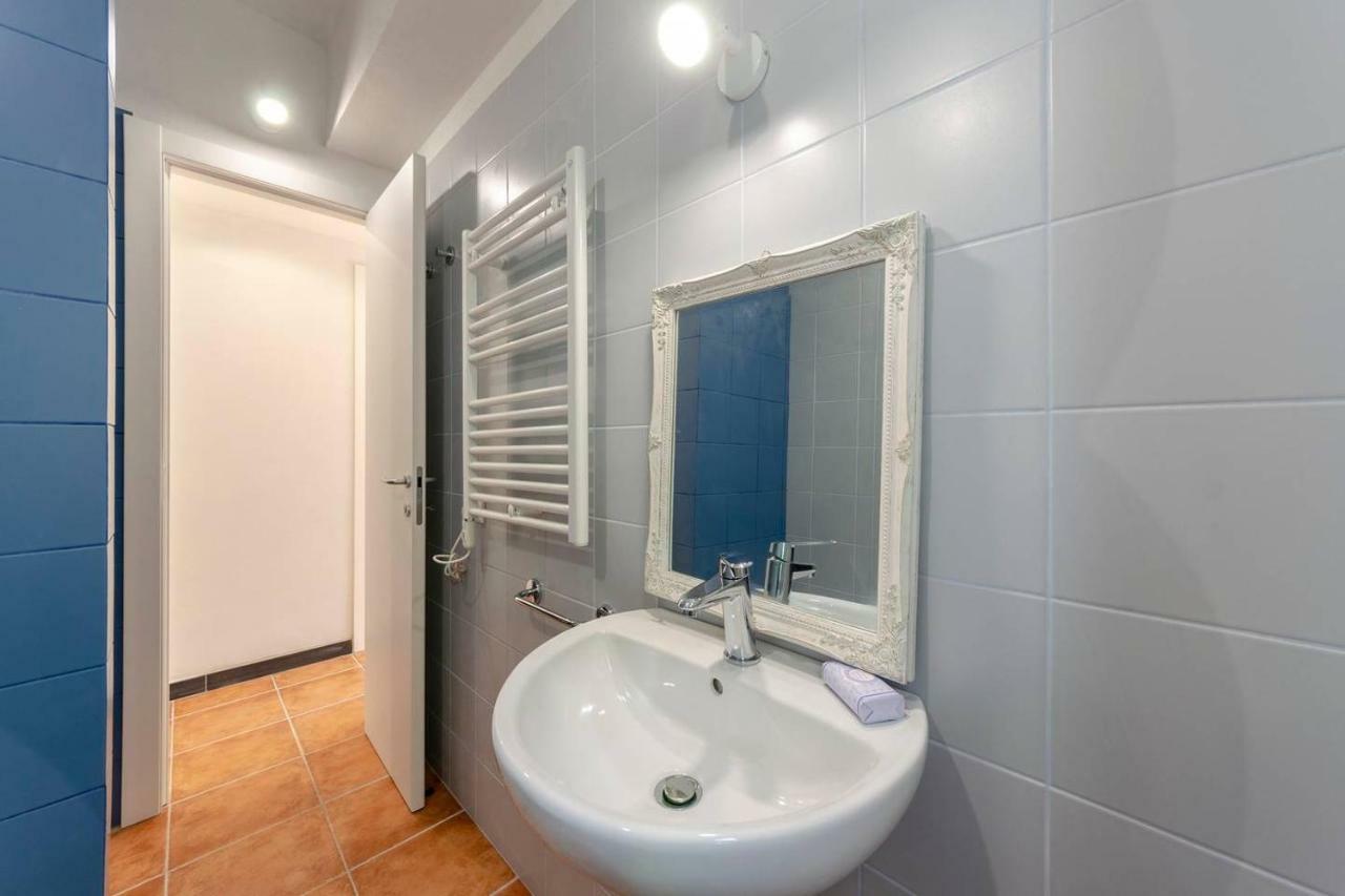 Joivy Family Flat With Little Patio, Cinque Terre Apartment Vernazza Ngoại thất bức ảnh